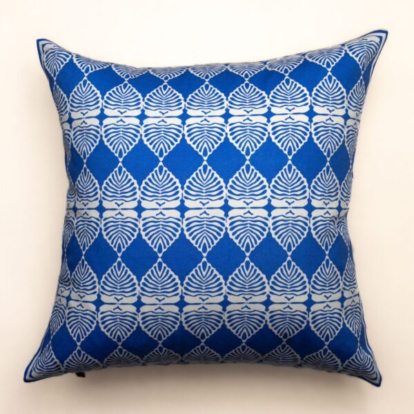 Wycinanka No. III – Niebieski liść lipy